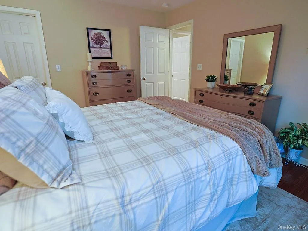 2 Panther Lane, Shawangunk, NY, 5 Bedrooms Bedrooms, 11 Rooms Rooms,2 BathroomsBathrooms,Residential,For Rent,Panther,0,1049441 2 Panther Lane, Shawangunk, NY, 5 Bedrooms Bedrooms, 11 Rooms Rooms,2 BathroomsBathrooms,Residential,For Rent,Panther,0,1049441
