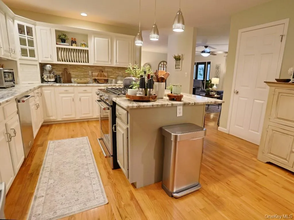 2 Panther Lane, Shawangunk, NY, 5 Bedrooms Bedrooms, 11 Rooms Rooms,2 BathroomsBathrooms,Residential,For Rent,Panther,0,1049441 2 Panther Lane, Shawangunk, NY, 5 Bedrooms Bedrooms, 11 Rooms Rooms,2 BathroomsBathrooms,Residential,For Rent,Panther,0,1049441