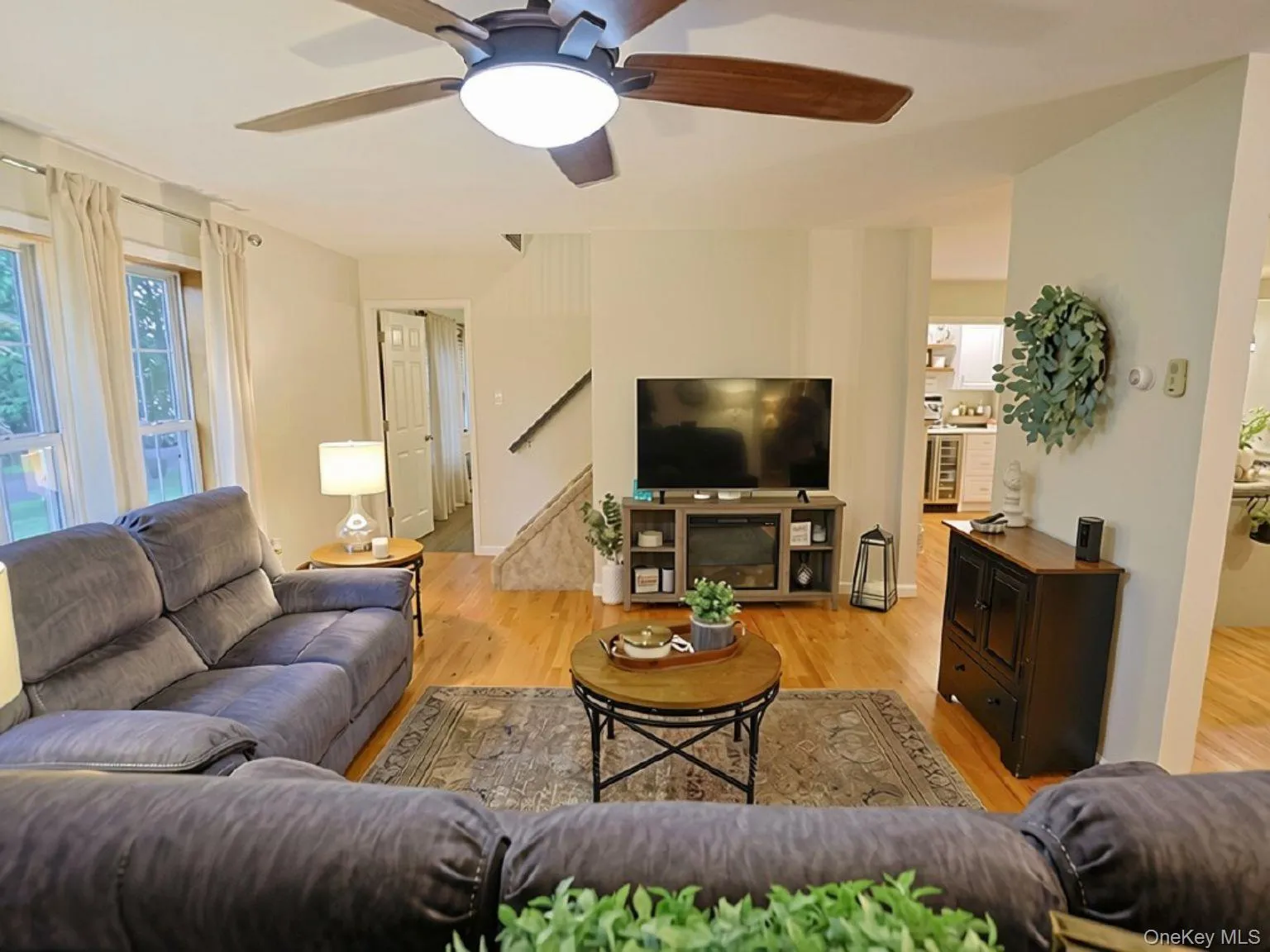 2 Panther Lane, Shawangunk, NY, 5 Bedrooms Bedrooms, 11 Rooms Rooms,2 BathroomsBathrooms,Residential,For Rent,Panther,0,1049441 2 Panther Lane, Shawangunk, NY, 5 Bedrooms Bedrooms, 11 Rooms Rooms,2 BathroomsBathrooms,Residential,For Rent,Panther,0,1049441