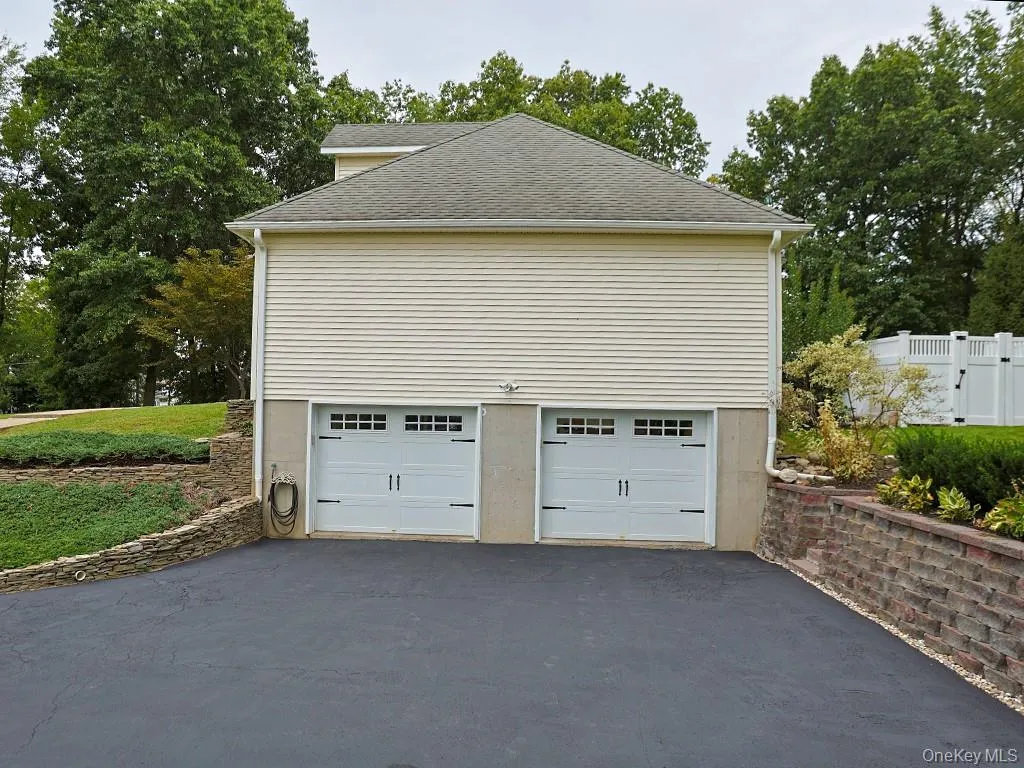 2 Panther Lane, Shawangunk, NY, 5 Bedrooms Bedrooms, 11 Rooms Rooms,2 BathroomsBathrooms,Residential,For Rent,Panther,0,1049441 2 Panther Lane, Shawangunk, NY, 5 Bedrooms Bedrooms, 11 Rooms Rooms,2 BathroomsBathrooms,Residential,For Rent,Panther,0,1049441