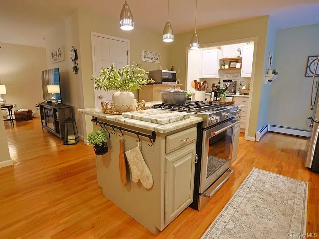 2 Panther Lane, Shawangunk, NY, 5 Bedrooms Bedrooms, 11 Rooms Rooms,2 BathroomsBathrooms,Residential,For Rent,Panther,0,1049441 2 Panther Lane, Shawangunk, NY, 5 Bedrooms Bedrooms, 11 Rooms Rooms,2 BathroomsBathrooms,Residential,For Rent,Panther,0,1049441