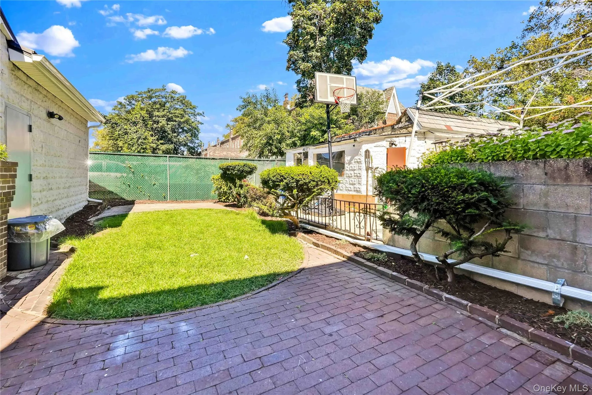 204-11 Murdock Avenue, New York, NY, 3 Bedrooms Bedrooms, 8 Rooms Rooms,2 BathroomsBathrooms,Residential,For Rent,Murdock,0,1049443 204-11 Murdock Avenue, New York, NY, 3 Bedrooms Bedrooms, 8 Rooms Rooms,2 BathroomsBathrooms,Residential,For Rent,Murdock,0,1049443