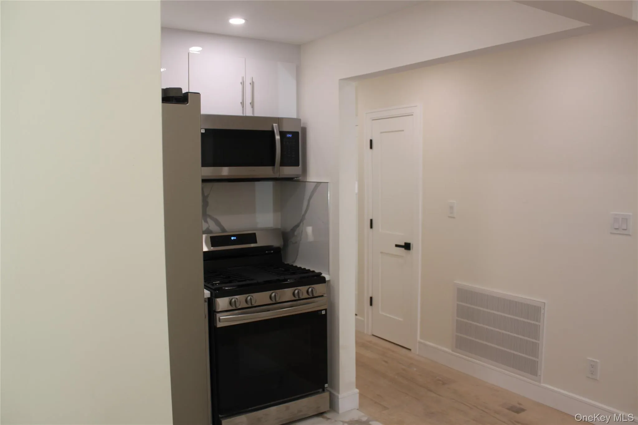 14516 106th Avenue, New York, NY, 6 Bedrooms Bedrooms, 14 Rooms Rooms,5 BathroomsBathrooms,Residential,For Rent,106th,0,1049444 14516 106th Avenue, New York, NY, 6 Bedrooms Bedrooms, 14 Rooms Rooms,5 BathroomsBathrooms,Residential,For Rent,106th,0,1049444