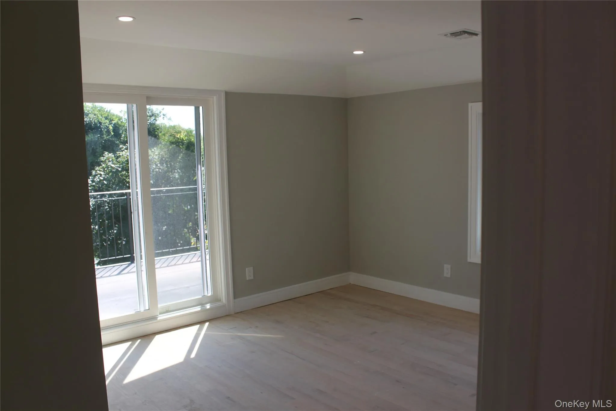 14516 106th Avenue, New York, NY, 6 Bedrooms Bedrooms, 14 Rooms Rooms,5 BathroomsBathrooms,Residential,For Rent,106th,0,1049444 14516 106th Avenue, New York, NY, 6 Bedrooms Bedrooms, 14 Rooms Rooms,5 BathroomsBathrooms,Residential,For Rent,106th,0,1049444