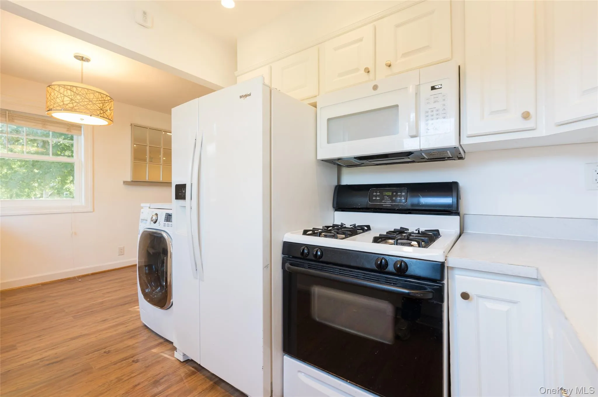 22630 Kingsbury Avenue, New York, NY, 2 Bedrooms Bedrooms, 5 Rooms Rooms,1 BathroomBathrooms,Residential,For Rent,Kingsbury,0,1049446 22630 Kingsbury Avenue, New York, NY, 2 Bedrooms Bedrooms, 5 Rooms Rooms,1 BathroomBathrooms,Residential,For Rent,Kingsbury,0,1049446