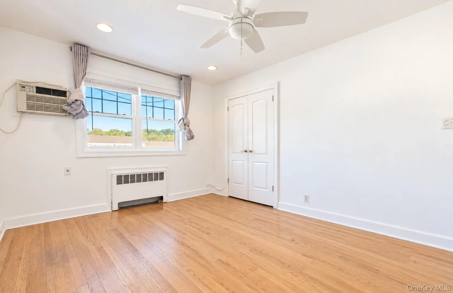 22630 Kingsbury Avenue, New York, NY, 2 Bedrooms Bedrooms, 5 Rooms Rooms,1 BathroomBathrooms,Residential,For Rent,Kingsbury,0,1049446 22630 Kingsbury Avenue, New York, NY, 2 Bedrooms Bedrooms, 5 Rooms Rooms,1 BathroomBathrooms,Residential,For Rent,Kingsbury,0,1049446