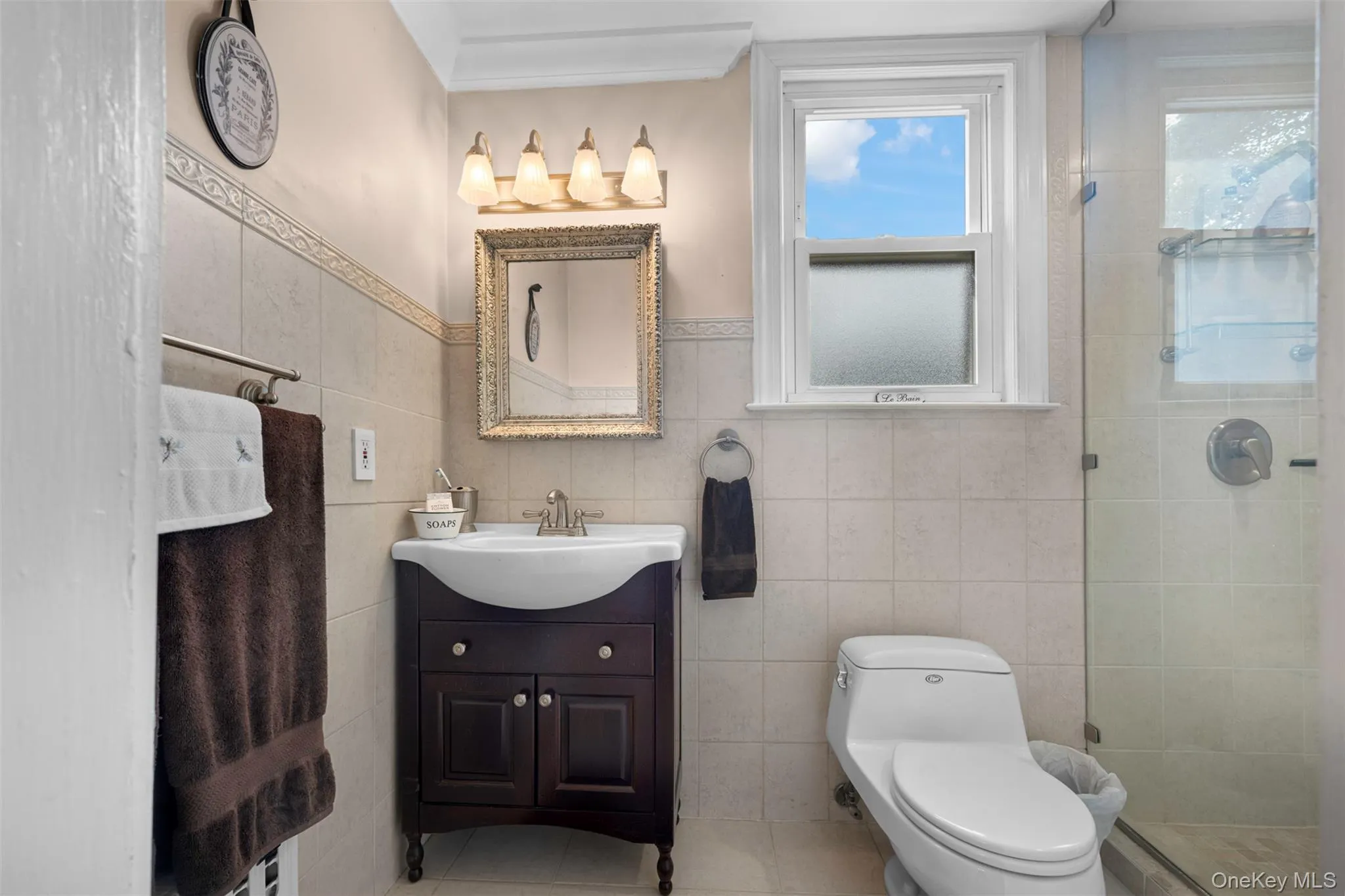 78 Warner Avenue, North Hempstead, NY, 3 Bedrooms Bedrooms, 9 Rooms Rooms,3 BathroomsBathrooms,Residential,For Rent,Warner,0,1049450 78 Warner Avenue, North Hempstead, NY, 3 Bedrooms Bedrooms, 9 Rooms Rooms,3 BathroomsBathrooms,Residential,For Rent,Warner,0,1049450