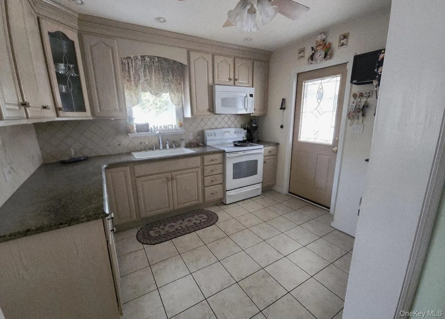 199 Claxton Avenue, Hempstead, NY, 3 Bedrooms Bedrooms, 6 Rooms Rooms,1 BathroomBathrooms,Residential,For Rent,Claxton,0,1049452 199 Claxton Avenue, Hempstead, NY, 3 Bedrooms Bedrooms, 6 Rooms Rooms,1 BathroomBathrooms,Residential,For Rent,Claxton,0,1049452
