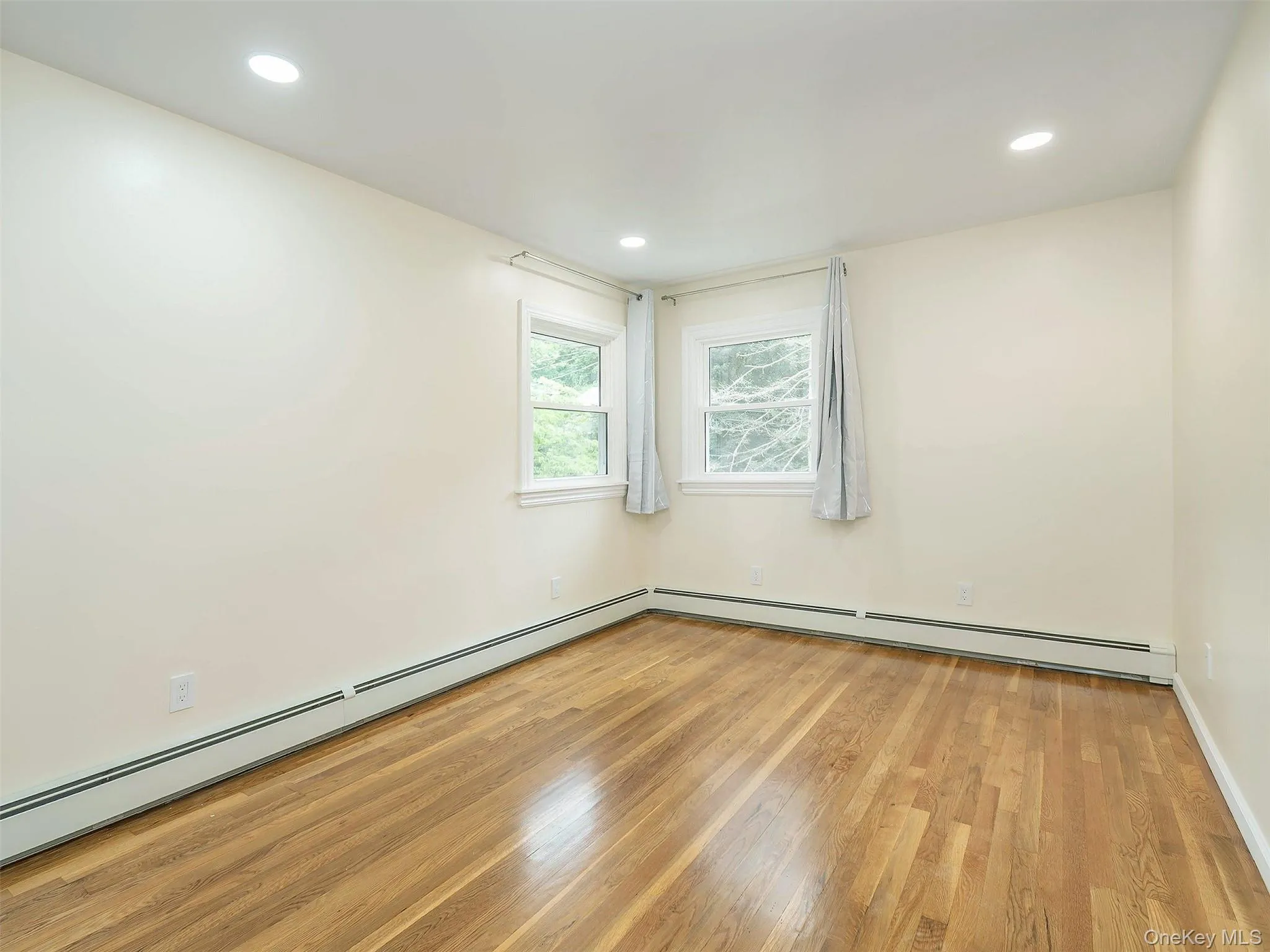 57 Sandy Hollow Road, North Hempstead, NY, 4 Bedrooms Bedrooms, 9 Rooms Rooms,3 BathroomsBathrooms,Residential Lease,For Rent,Sandy Hollow,0,1049456 57 Sandy Hollow Road, North Hempstead, NY, 4 Bedrooms Bedrooms, 9 Rooms Rooms,3 BathroomsBathrooms,Residential Lease,For Rent,Sandy Hollow,0,1049456