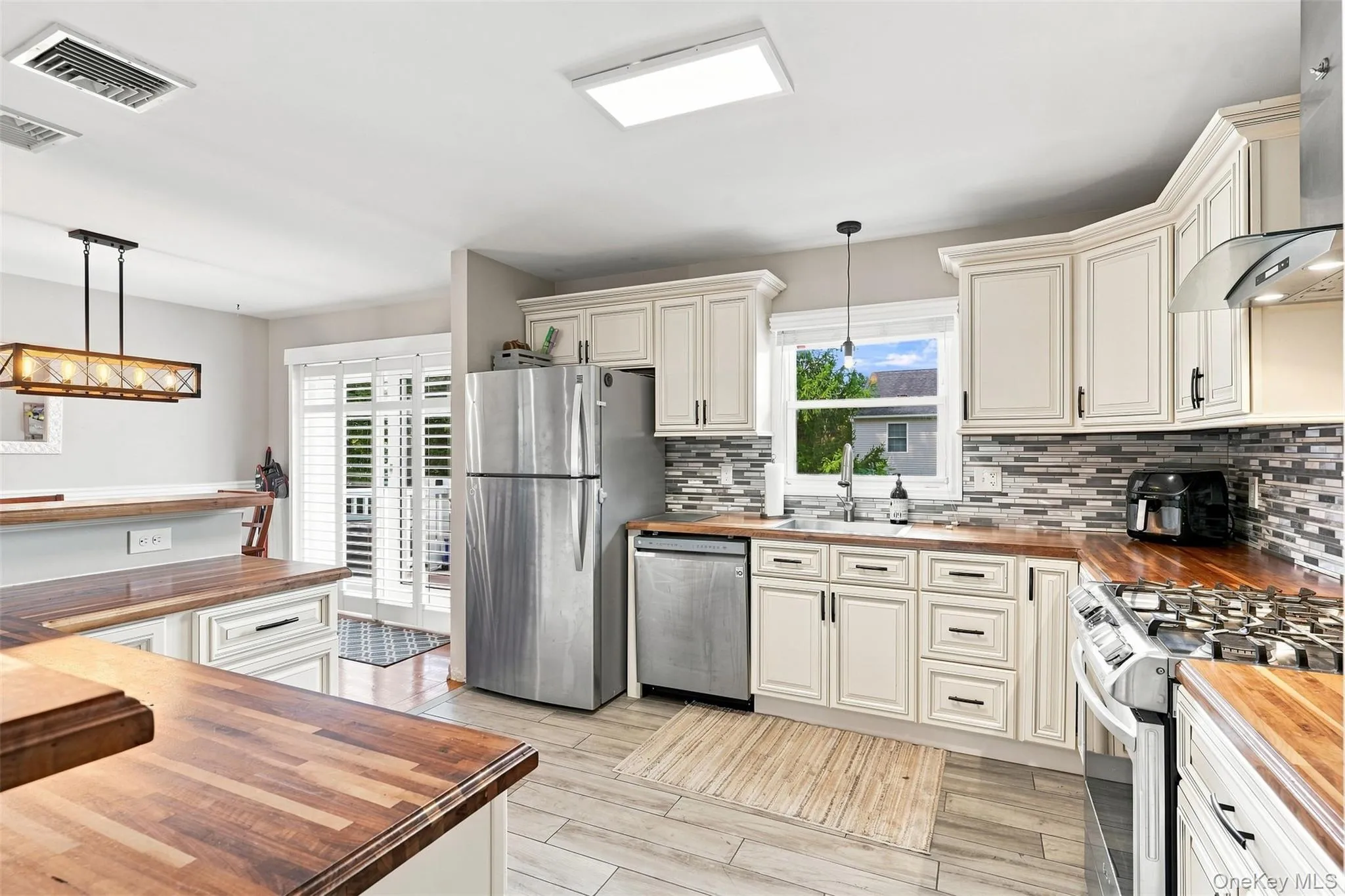 4 Aspen Court, Wappinger, NY, 3 Bedrooms Bedrooms, 6 Rooms Rooms,1 BathroomBathrooms,Residential,For Rent,Aspen,0,1049463 4 Aspen Court, Wappinger, NY, 3 Bedrooms Bedrooms, 6 Rooms Rooms,1 BathroomBathrooms,Residential,For Rent,Aspen,0,1049463
