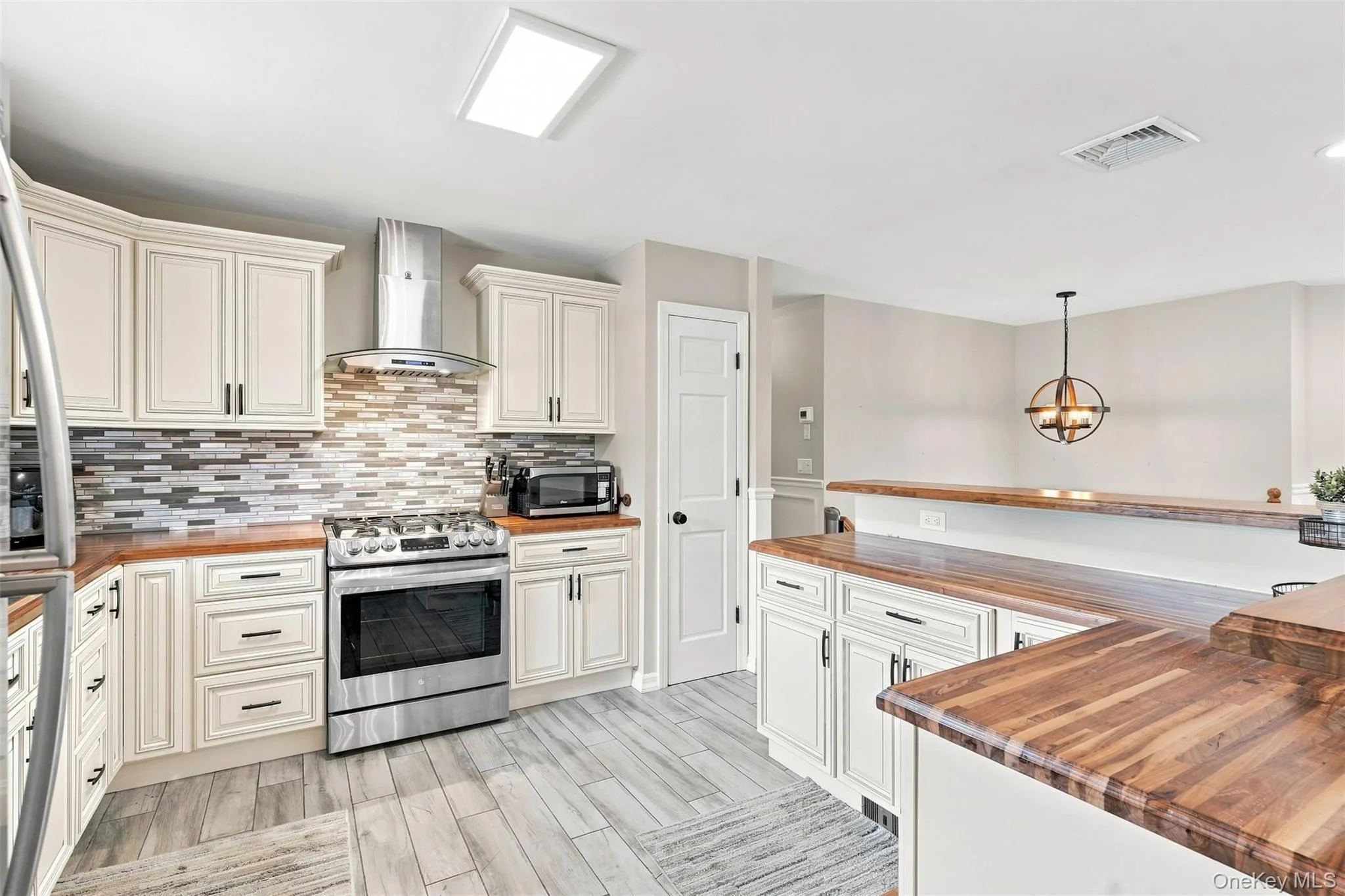 4 Aspen Court, Wappinger, NY, 3 Bedrooms Bedrooms, 6 Rooms Rooms,1 BathroomBathrooms,Residential,For Rent,Aspen,0,1049463 4 Aspen Court, Wappinger, NY, 3 Bedrooms Bedrooms, 6 Rooms Rooms,1 BathroomBathrooms,Residential,For Rent,Aspen,0,1049463