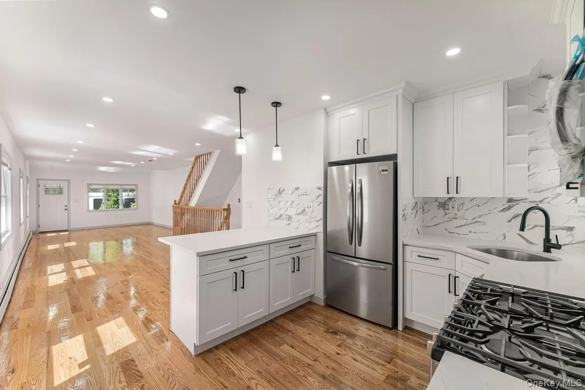5206 Avenue M, New York, NY, 3 Bedrooms Bedrooms, 7 Rooms Rooms,2 BathroomsBathrooms,Residential,For Rent,Avenue M,0,1049473 5206 Avenue M, New York, NY, 3 Bedrooms Bedrooms, 7 Rooms Rooms,2 BathroomsBathrooms,Residential,For Rent,Avenue M,0,1049473