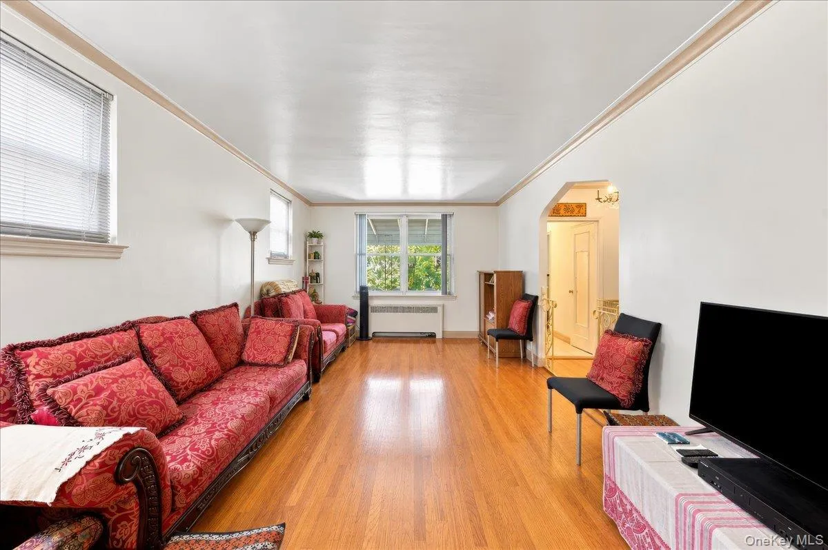 2145 Muliner Avenue, New York, NY, 3 Bedrooms Bedrooms, 7 Rooms Rooms,2 BathroomsBathrooms,Residential,For Rent,Muliner,0,1049474 2145 Muliner Avenue, New York, NY, 3 Bedrooms Bedrooms, 7 Rooms Rooms,2 BathroomsBathrooms,Residential,For Rent,Muliner,0,1049474