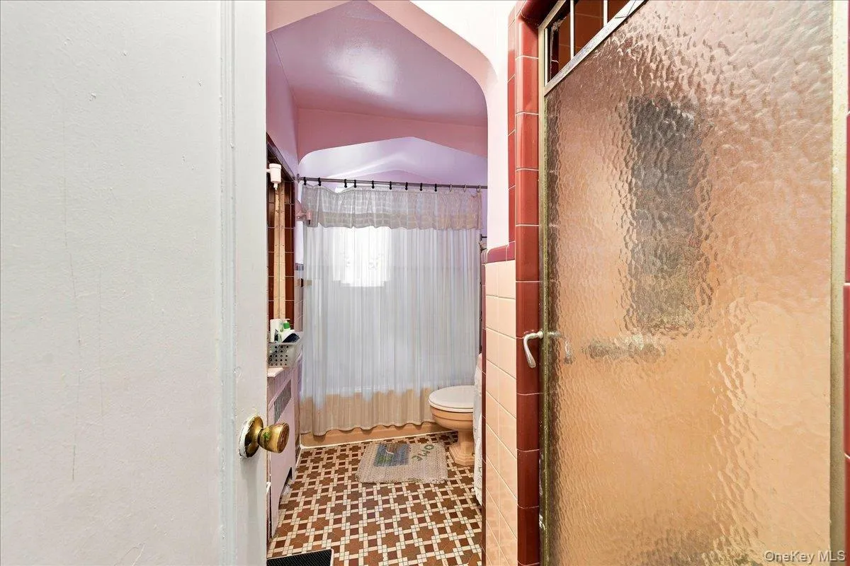 2145 Muliner Avenue, New York, NY, 3 Bedrooms Bedrooms, 7 Rooms Rooms,2 BathroomsBathrooms,Residential,For Rent,Muliner,0,1049474 2145 Muliner Avenue, New York, NY, 3 Bedrooms Bedrooms, 7 Rooms Rooms,2 BathroomsBathrooms,Residential,For Rent,Muliner,0,1049474
