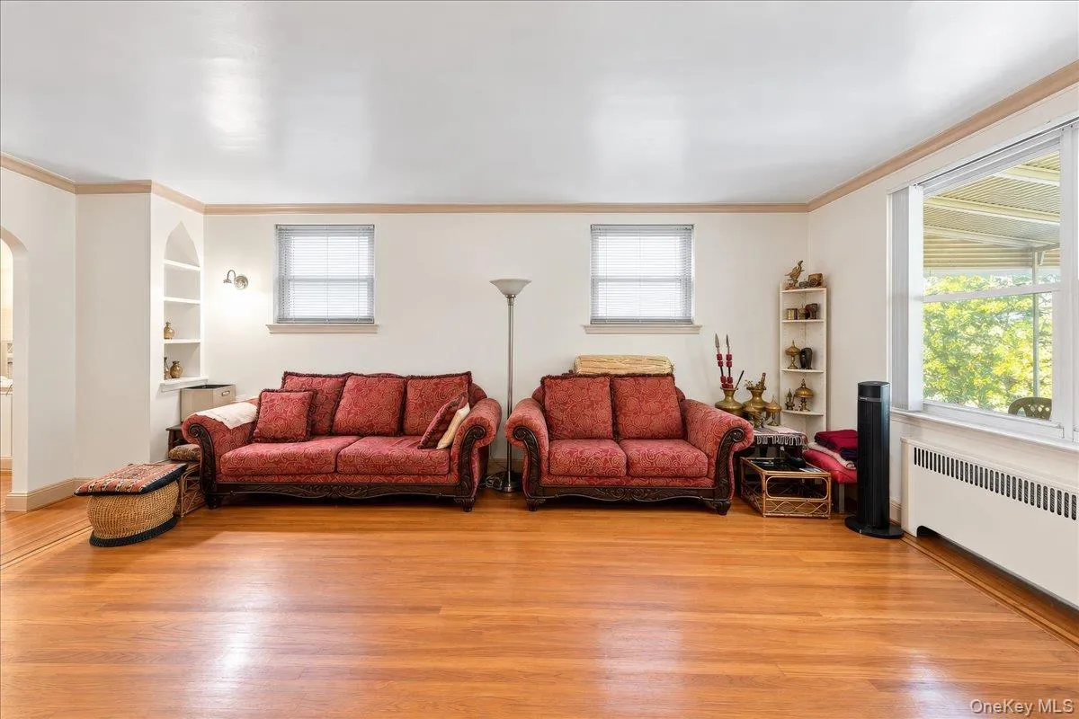 2145 Muliner Avenue, New York, NY, 3 Bedrooms Bedrooms, 7 Rooms Rooms,2 BathroomsBathrooms,Residential,For Rent,Muliner,0,1049474 2145 Muliner Avenue, New York, NY, 3 Bedrooms Bedrooms, 7 Rooms Rooms,2 BathroomsBathrooms,Residential,For Rent,Muliner,0,1049474