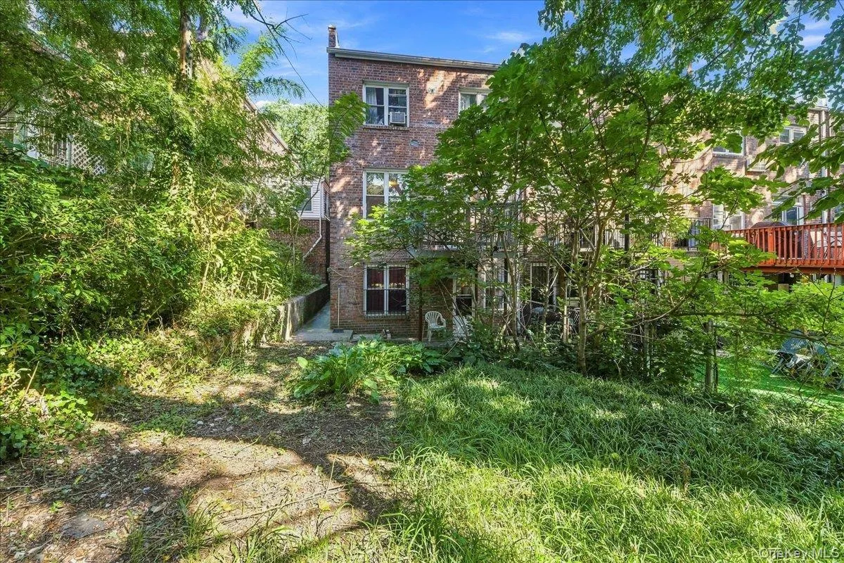 2145 Muliner Avenue, New York, NY, 3 Bedrooms Bedrooms, 7 Rooms Rooms,2 BathroomsBathrooms,Residential,For Rent,Muliner,0,1049474 2145 Muliner Avenue, New York, NY, 3 Bedrooms Bedrooms, 7 Rooms Rooms,2 BathroomsBathrooms,Residential,For Rent,Muliner,0,1049474