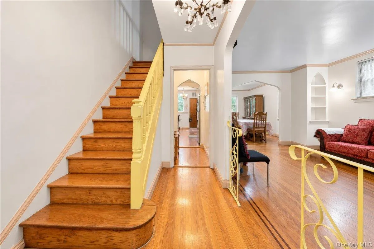 2145 Muliner Avenue, New York, NY, 3 Bedrooms Bedrooms, 7 Rooms Rooms,2 BathroomsBathrooms,Residential,For Rent,Muliner,0,1049474 2145 Muliner Avenue, New York, NY, 3 Bedrooms Bedrooms, 7 Rooms Rooms,2 BathroomsBathrooms,Residential,For Rent,Muliner,0,1049474