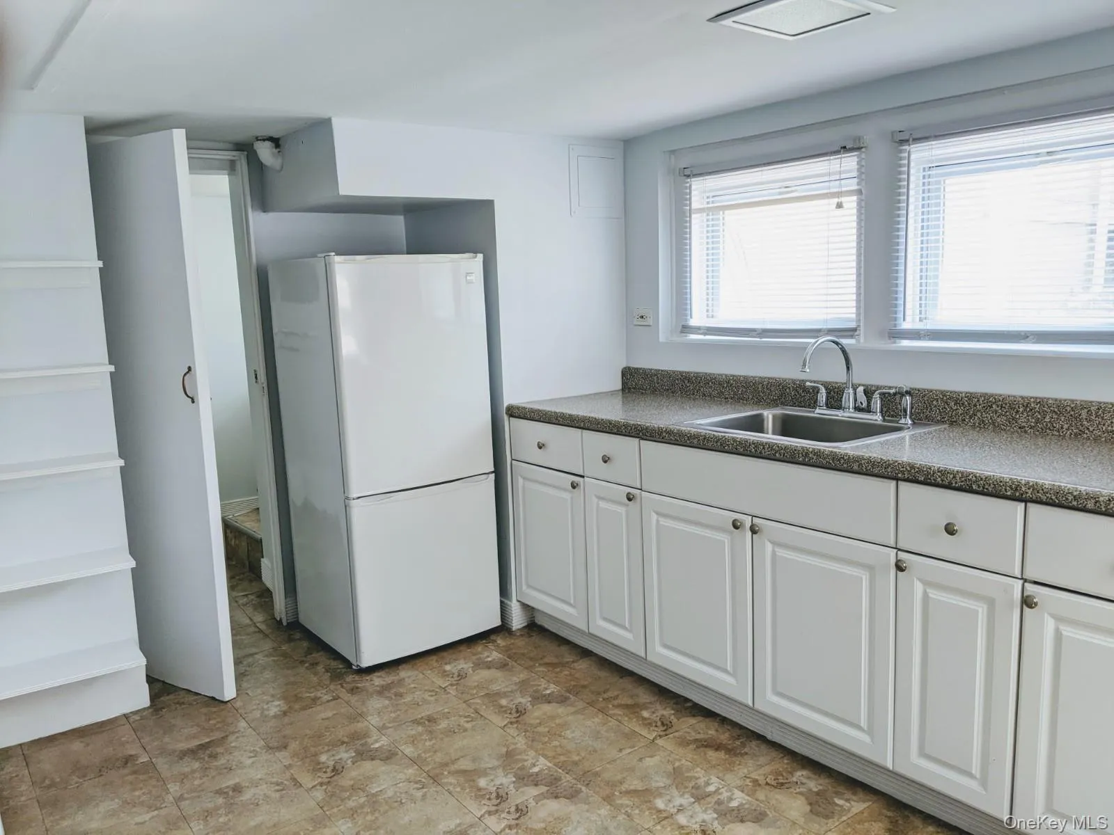 28 Walnut Street, Long Beach, NY, 1 Bedroom Bedrooms, 4 Rooms Rooms,1 BathroomBathrooms,Residential Lease,For Rent,Walnut,0,1049476 28 Walnut Street, Long Beach, NY, 1 Bedroom Bedrooms, 4 Rooms Rooms,1 BathroomBathrooms,Residential Lease,For Rent,Walnut,0,1049476