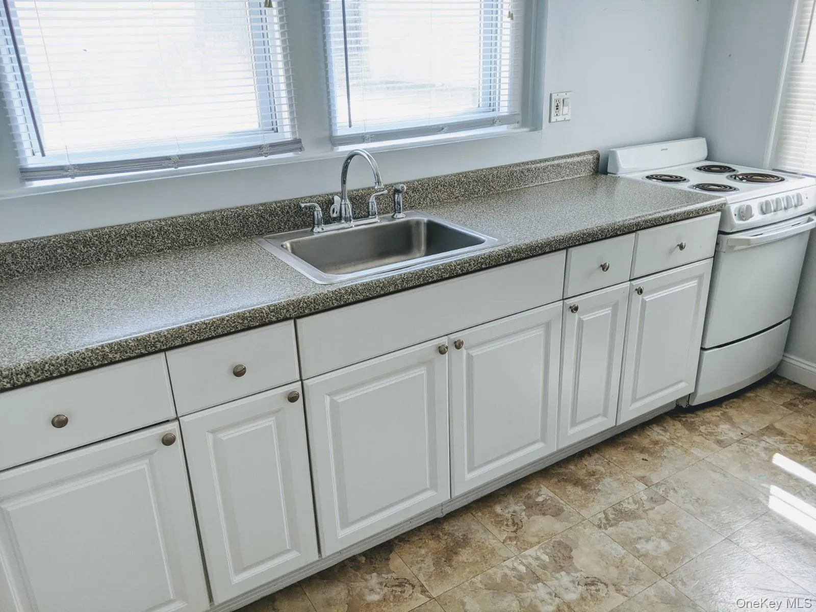 28 Walnut Street, Long Beach, NY, 1 Bedroom Bedrooms, 4 Rooms Rooms,1 BathroomBathrooms,Residential Lease,For Rent,Walnut,0,1049476 28 Walnut Street, Long Beach, NY, 1 Bedroom Bedrooms, 4 Rooms Rooms,1 BathroomBathrooms,Residential Lease,For Rent,Walnut,0,1049476