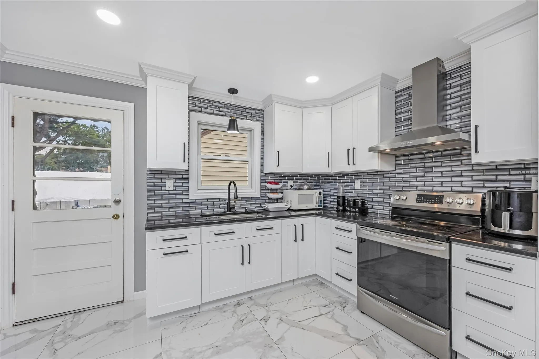 150 Holly Avenue, Hempstead, NY, 3 Bedrooms Bedrooms, 6 Rooms Rooms,2 BathroomsBathrooms,Residential,For Rent,Holly,0,1049480 150 Holly Avenue, Hempstead, NY, 3 Bedrooms Bedrooms, 6 Rooms Rooms,2 BathroomsBathrooms,Residential,For Rent,Holly,0,1049480