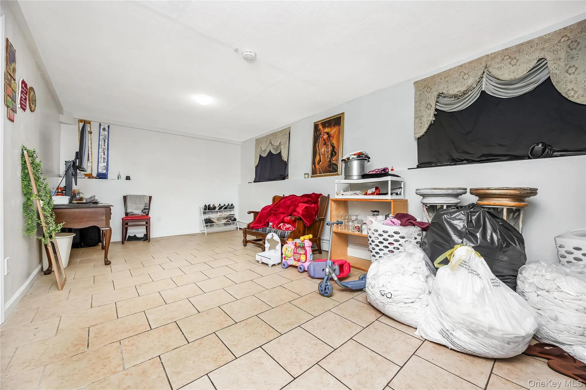 150 Holly Avenue, Hempstead, NY, 3 Bedrooms Bedrooms, 6 Rooms Rooms,2 BathroomsBathrooms,Residential,For Rent,Holly,0,1049480 150 Holly Avenue, Hempstead, NY, 3 Bedrooms Bedrooms, 6 Rooms Rooms,2 BathroomsBathrooms,Residential,For Rent,Holly,0,1049480