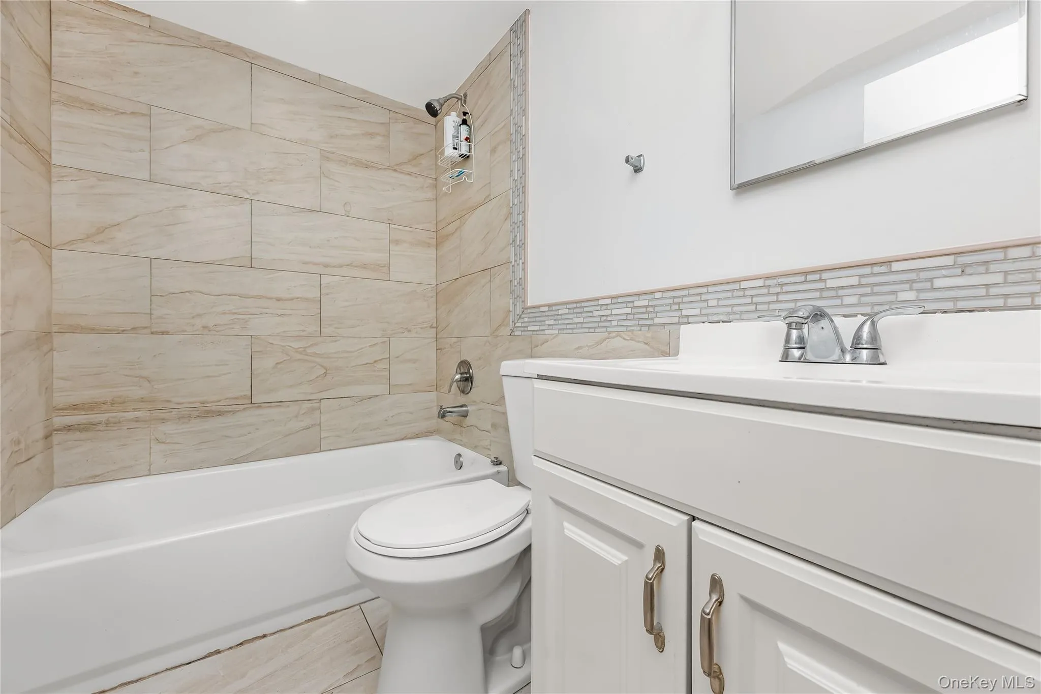 150 Holly Avenue, Hempstead, NY, 3 Bedrooms Bedrooms, 6 Rooms Rooms,2 BathroomsBathrooms,Residential,For Rent,Holly,0,1049480 150 Holly Avenue, Hempstead, NY, 3 Bedrooms Bedrooms, 6 Rooms Rooms,2 BathroomsBathrooms,Residential,For Rent,Holly,0,1049480