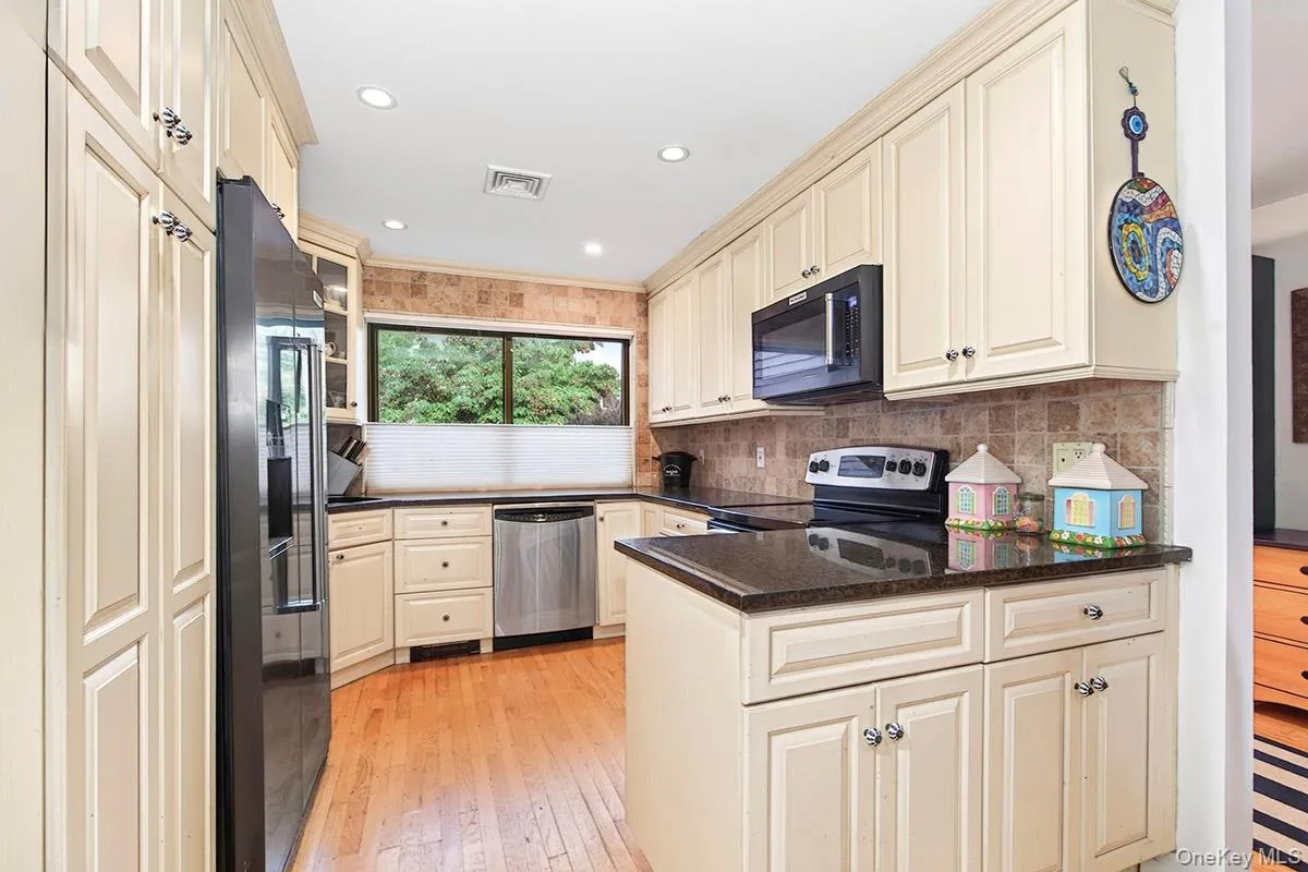 246 Treetop Crescent, Rye Town, NY, 2 Bedrooms Bedrooms, 5 Rooms Rooms,2 BathroomsBathrooms,Residential,For Rent,Treetop,0,1049483 246 Treetop Crescent, Rye Town, NY, 2 Bedrooms Bedrooms, 5 Rooms Rooms,2 BathroomsBathrooms,Residential,For Rent,Treetop,0,1049483