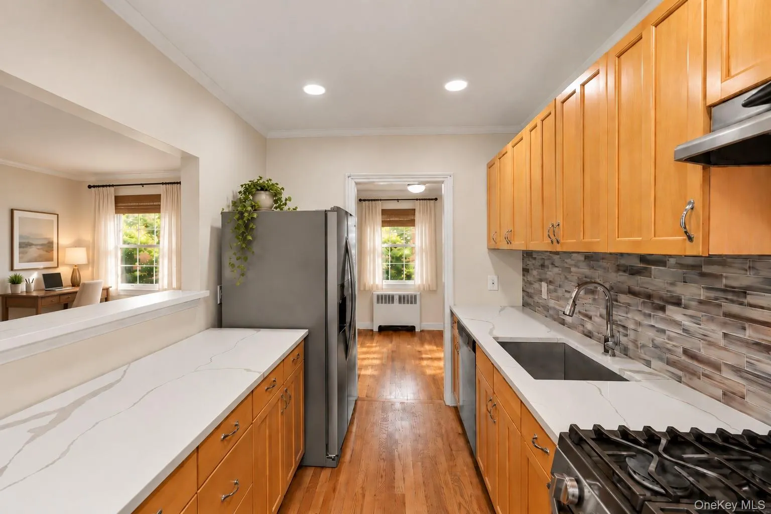 Kitchen Features: SS Appliances, Open Pass-through, Recessed Lighting, Marble Countertops, Under-mount Sink Kitchen Features: SS Appliances, Open Pass-through, Recessed Lighting, Marble Countertops, Under-mount Sink