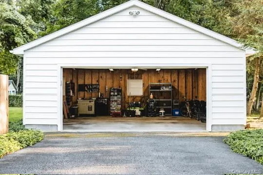 Detached 2 car garage Detached 2 car garage