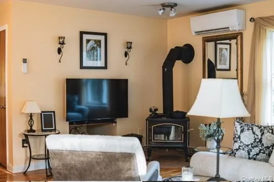 Freestanding wood-burning stove Freestanding wood-burning stove