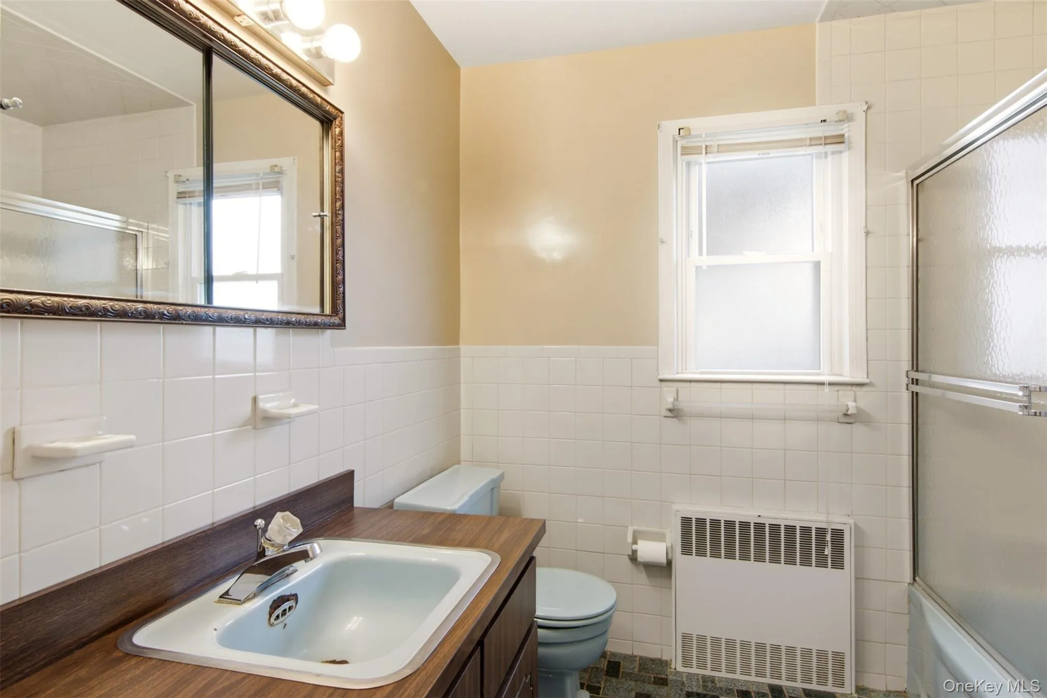Full Bathroom Full Bathroom