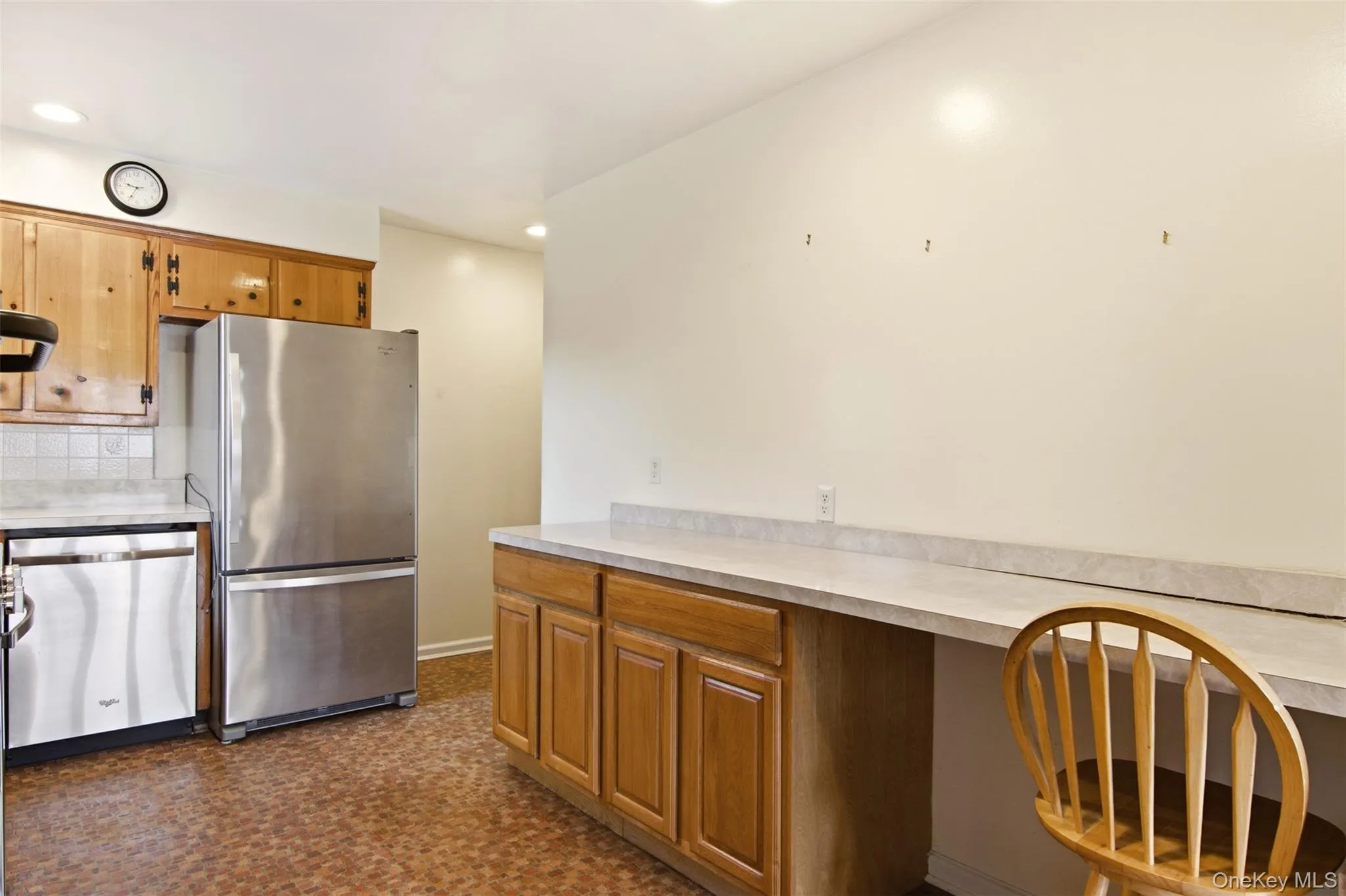 Breakfast Bar with Addt’l Storage Breakfast Bar with Addt’l Storage