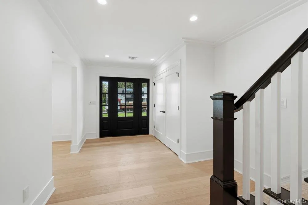 3 Aron Drive, Oyster Bay, NY, 4 Bedrooms Bedrooms, 10 Rooms Rooms,4 BathroomsBathrooms,Residential,For Rent,Aron,0,1049514 3 Aron Drive, Oyster Bay, NY, 4 Bedrooms Bedrooms, 10 Rooms Rooms,4 BathroomsBathrooms,Residential,For Rent,Aron,0,1049514