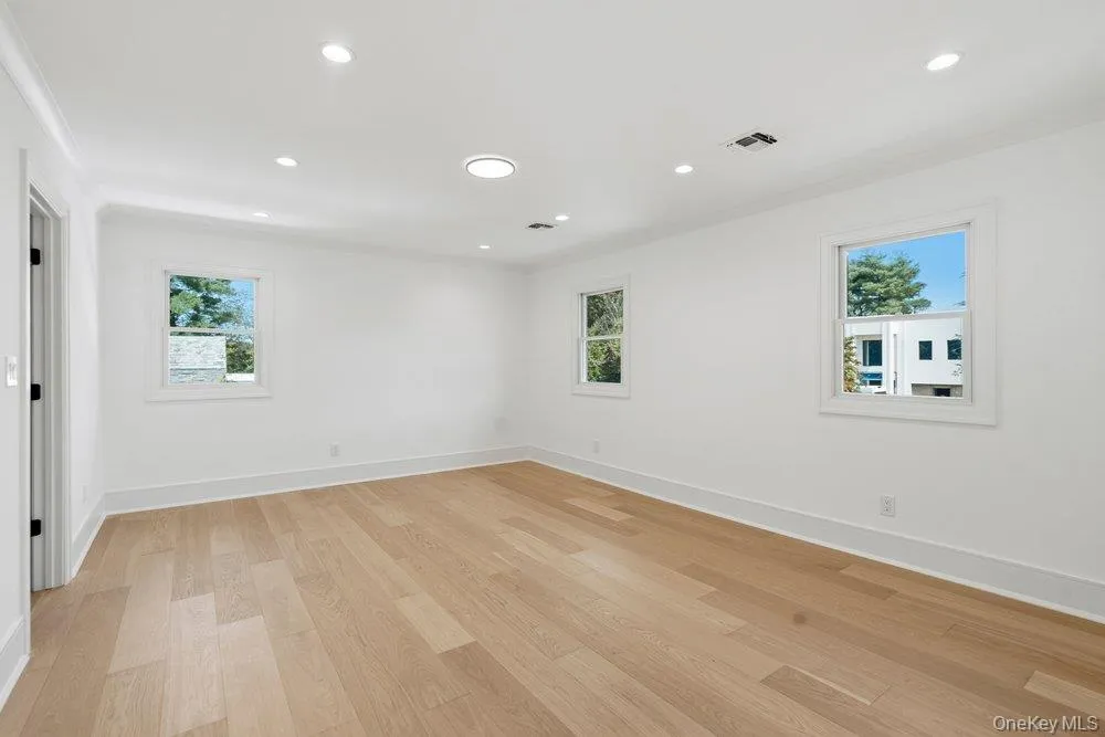 3 Aron Drive, Oyster Bay, NY, 4 Bedrooms Bedrooms, 10 Rooms Rooms,4 BathroomsBathrooms,Residential,For Rent,Aron,0,1049514 3 Aron Drive, Oyster Bay, NY, 4 Bedrooms Bedrooms, 10 Rooms Rooms,4 BathroomsBathrooms,Residential,For Rent,Aron,0,1049514