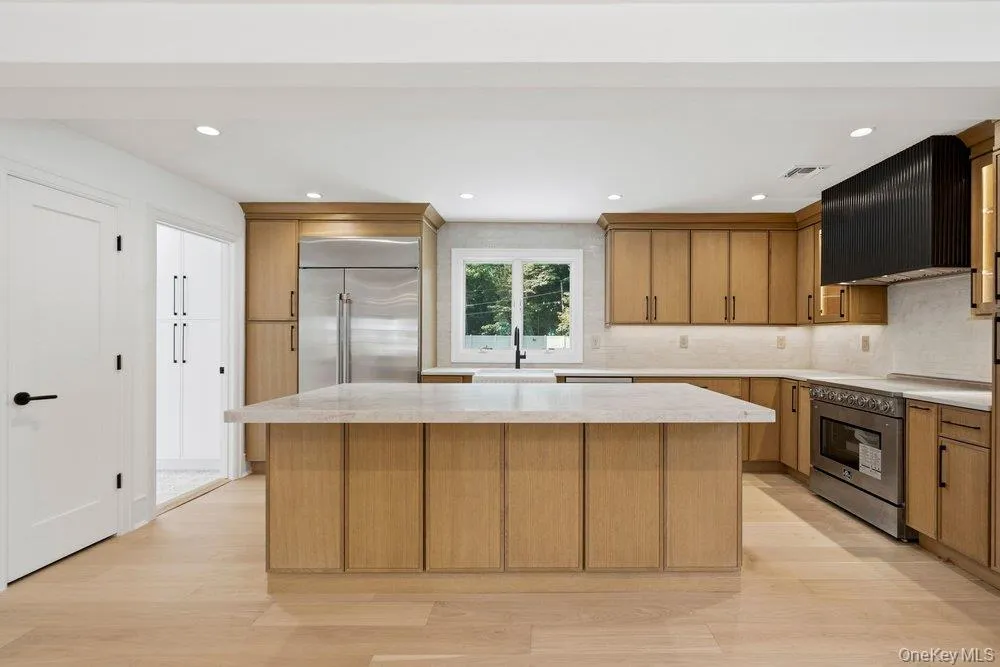 3 Aron Drive, Oyster Bay, NY, 4 Bedrooms Bedrooms, 10 Rooms Rooms,4 BathroomsBathrooms,Residential,For Rent,Aron,0,1049514 3 Aron Drive, Oyster Bay, NY, 4 Bedrooms Bedrooms, 10 Rooms Rooms,4 BathroomsBathrooms,Residential,For Rent,Aron,0,1049514