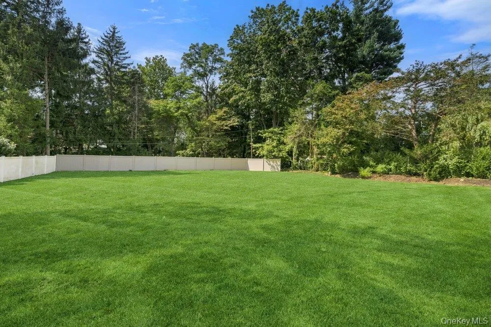 3 Aron Drive, Oyster Bay, NY, 4 Bedrooms Bedrooms, 10 Rooms Rooms,4 BathroomsBathrooms,Residential,For Rent,Aron,0,1049514 3 Aron Drive, Oyster Bay, NY, 4 Bedrooms Bedrooms, 10 Rooms Rooms,4 BathroomsBathrooms,Residential,For Rent,Aron,0,1049514