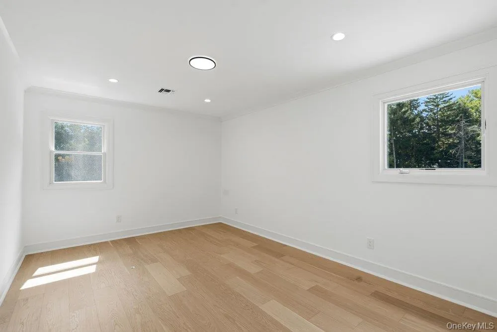 3 Aron Drive, Oyster Bay, NY, 4 Bedrooms Bedrooms, 10 Rooms Rooms,4 BathroomsBathrooms,Residential,For Rent,Aron,0,1049514 3 Aron Drive, Oyster Bay, NY, 4 Bedrooms Bedrooms, 10 Rooms Rooms,4 BathroomsBathrooms,Residential,For Rent,Aron,0,1049514