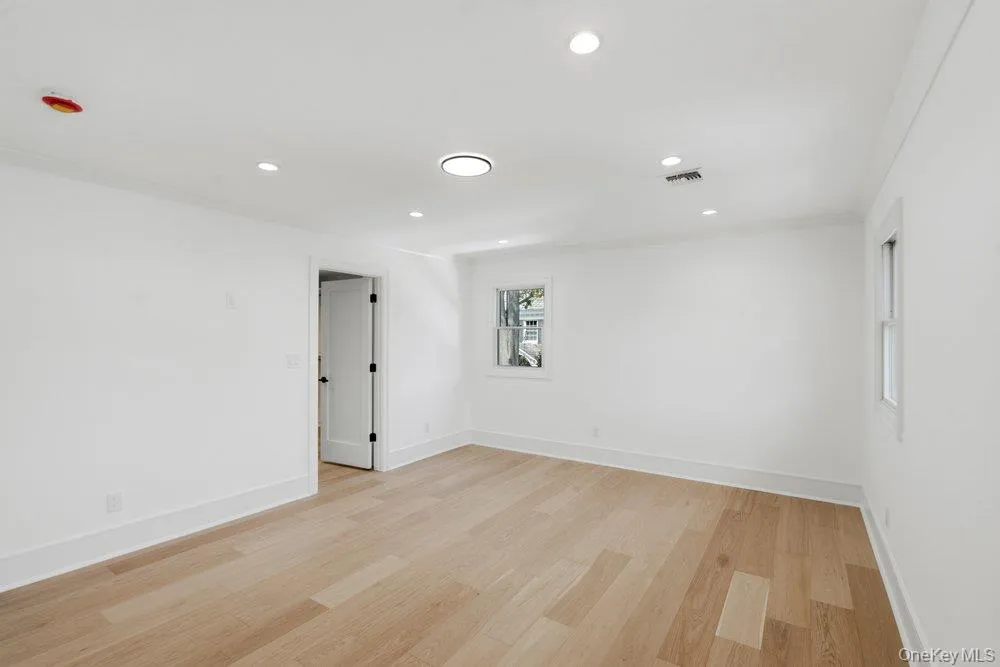 3 Aron Drive, Oyster Bay, NY, 4 Bedrooms Bedrooms, 10 Rooms Rooms,4 BathroomsBathrooms,Residential,For Rent,Aron,0,1049514 3 Aron Drive, Oyster Bay, NY, 4 Bedrooms Bedrooms, 10 Rooms Rooms,4 BathroomsBathrooms,Residential,For Rent,Aron,0,1049514