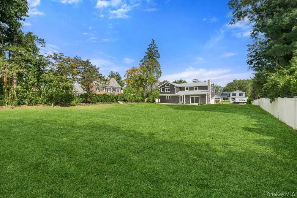 3 Aron Drive, Oyster Bay, NY, 4 Bedrooms Bedrooms, 10 Rooms Rooms,4 BathroomsBathrooms,Residential,For Rent,Aron,0,1049514 3 Aron Drive, Oyster Bay, NY, 4 Bedrooms Bedrooms, 10 Rooms Rooms,4 BathroomsBathrooms,Residential,For Rent,Aron,0,1049514