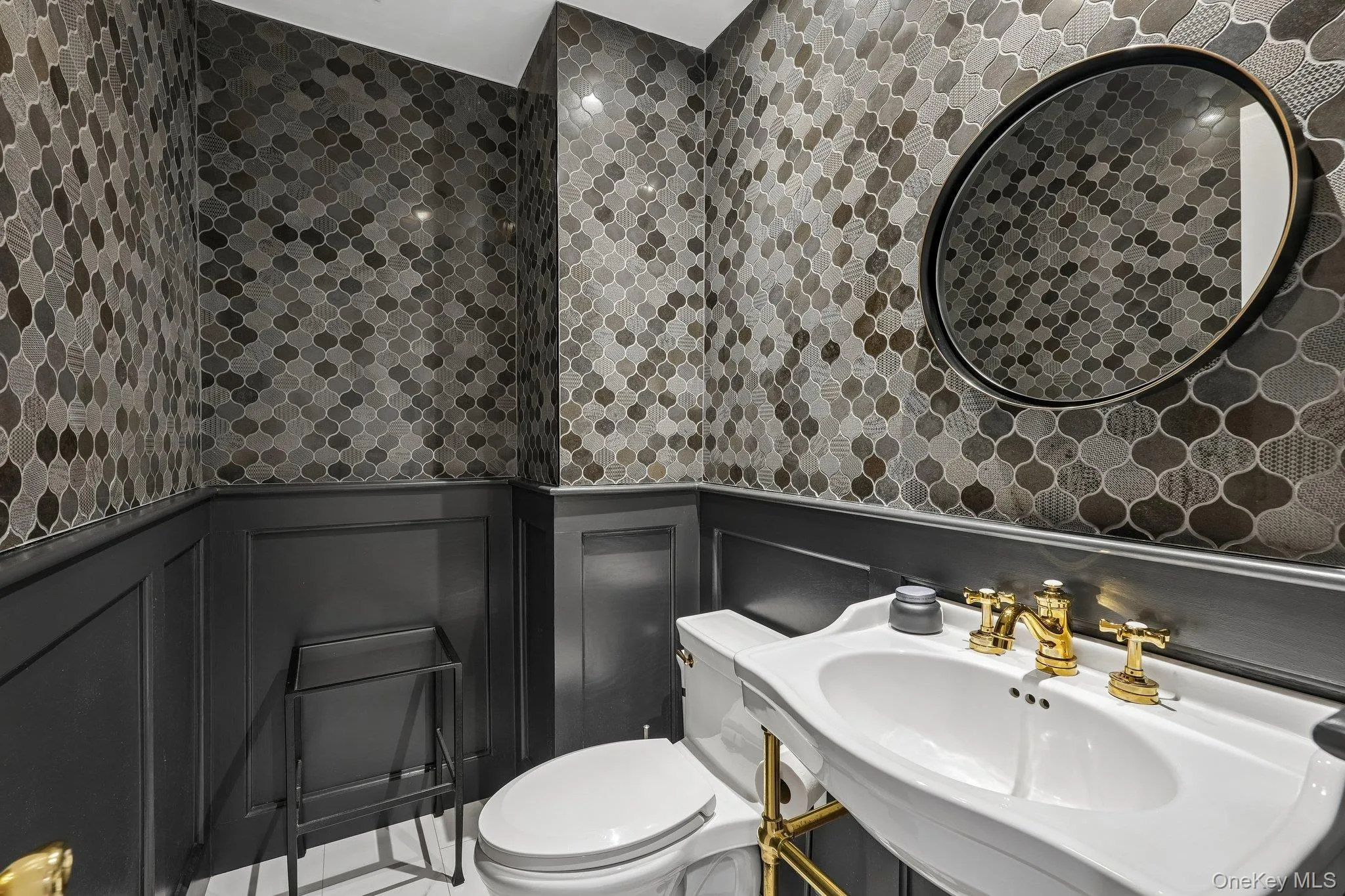 1st Fl. powder room with detailed molding 1st Fl. powder room with detailed molding
