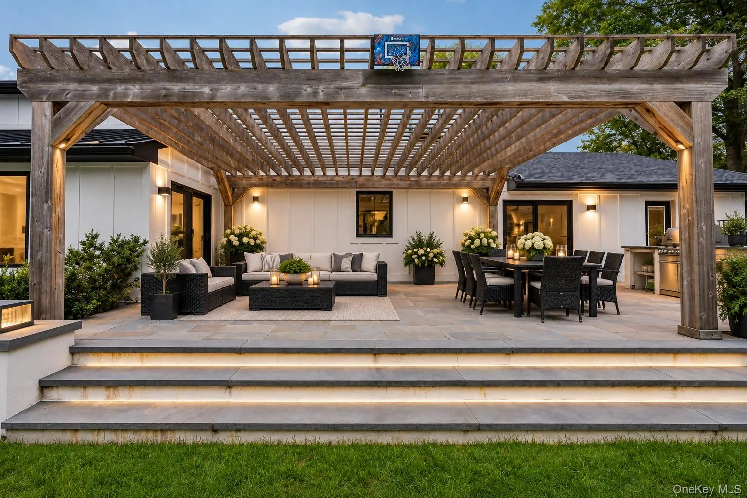 Virtually Staged Includes outdoor kitchen Virtually Staged Includes outdoor kitchen
