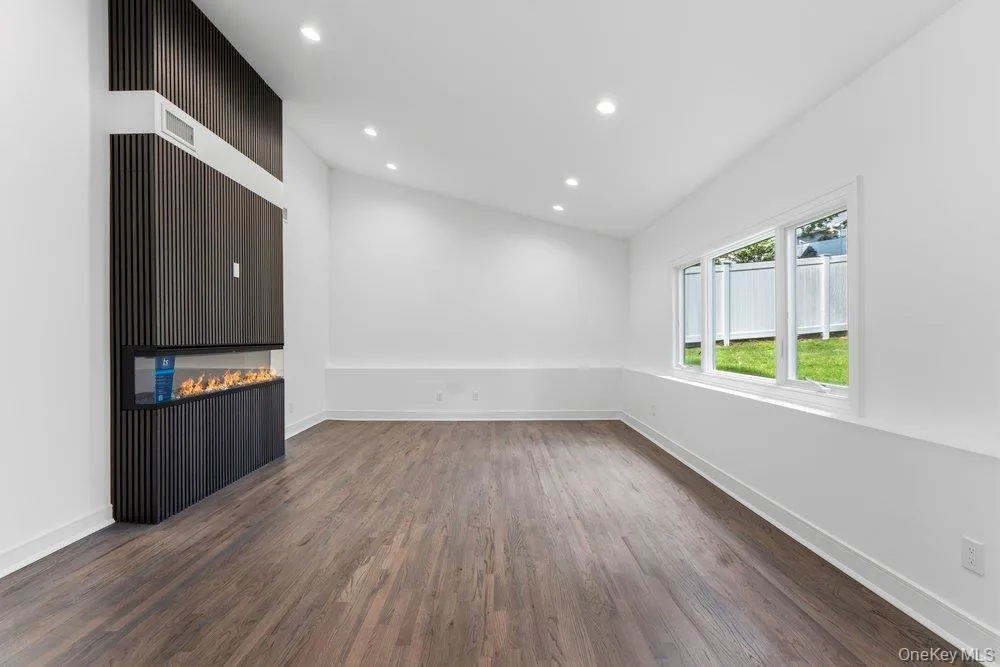 185 Harvard Drive, Oyster Bay, NY, 4 Bedrooms Bedrooms, 10 Rooms Rooms,2 BathroomsBathrooms,Residential,For Rent,Harvard,0,1049525 185 Harvard Drive, Oyster Bay, NY, 4 Bedrooms Bedrooms, 10 Rooms Rooms,2 BathroomsBathrooms,Residential,For Rent,Harvard,0,1049525
