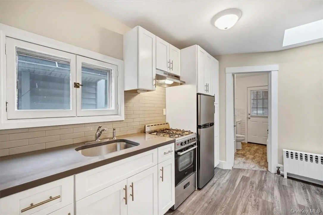 15 Kaldenberg Place, Greenburgh, NY, 2 Bedrooms Bedrooms, 4 Rooms Rooms,1 BathroomBathrooms,Residential Lease,For Rent,Kaldenberg,0,1049529 15 Kaldenberg Place, Greenburgh, NY, 2 Bedrooms Bedrooms, 4 Rooms Rooms,1 BathroomBathrooms,Residential Lease,For Rent,Kaldenberg,0,1049529
