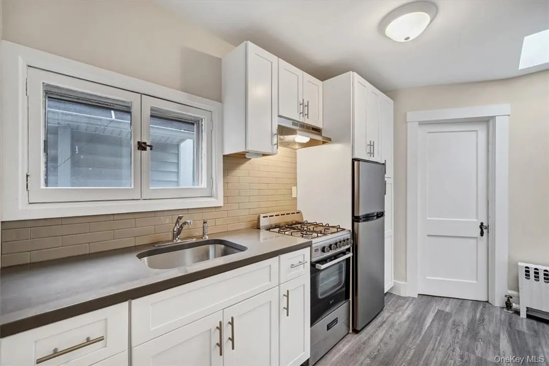 15 Kaldenberg Place, Greenburgh, NY, 2 Bedrooms Bedrooms, 4 Rooms Rooms,1 BathroomBathrooms,Residential Lease,For Rent,Kaldenberg,0,1049529 15 Kaldenberg Place, Greenburgh, NY, 2 Bedrooms Bedrooms, 4 Rooms Rooms,1 BathroomBathrooms,Residential Lease,For Rent,Kaldenberg,0,1049529