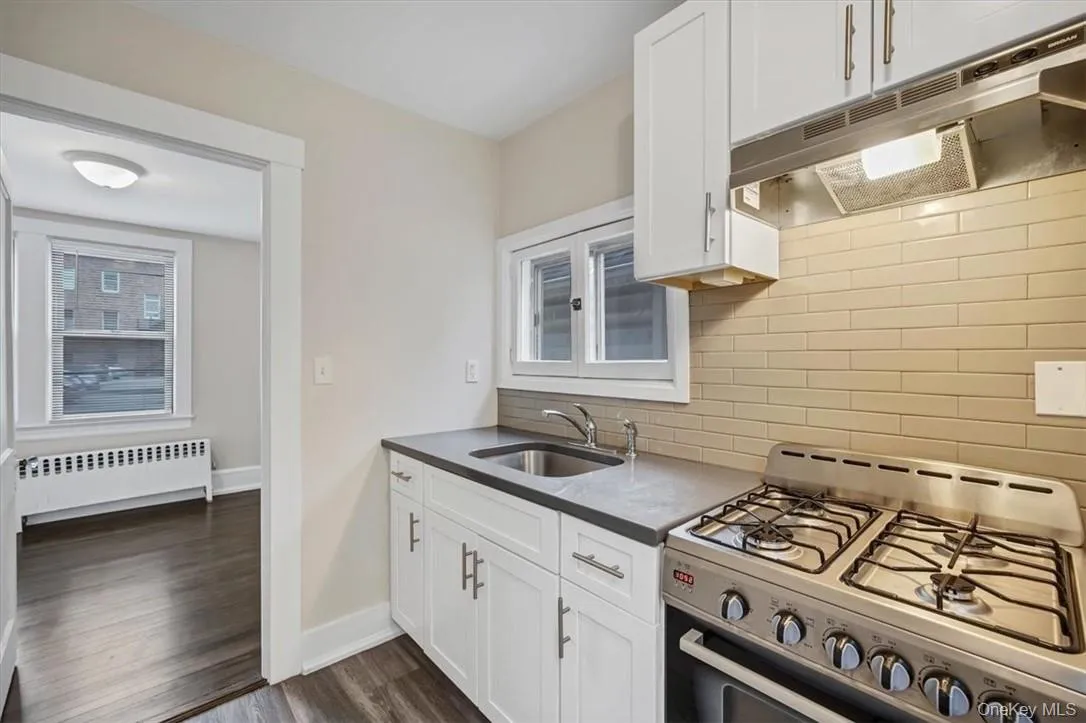 15 Kaldenberg Place, Greenburgh, NY, 2 Bedrooms Bedrooms, 4 Rooms Rooms,1 BathroomBathrooms,Residential Lease,For Rent,Kaldenberg,0,1049529 15 Kaldenberg Place, Greenburgh, NY, 2 Bedrooms Bedrooms, 4 Rooms Rooms,1 BathroomBathrooms,Residential Lease,For Rent,Kaldenberg,0,1049529