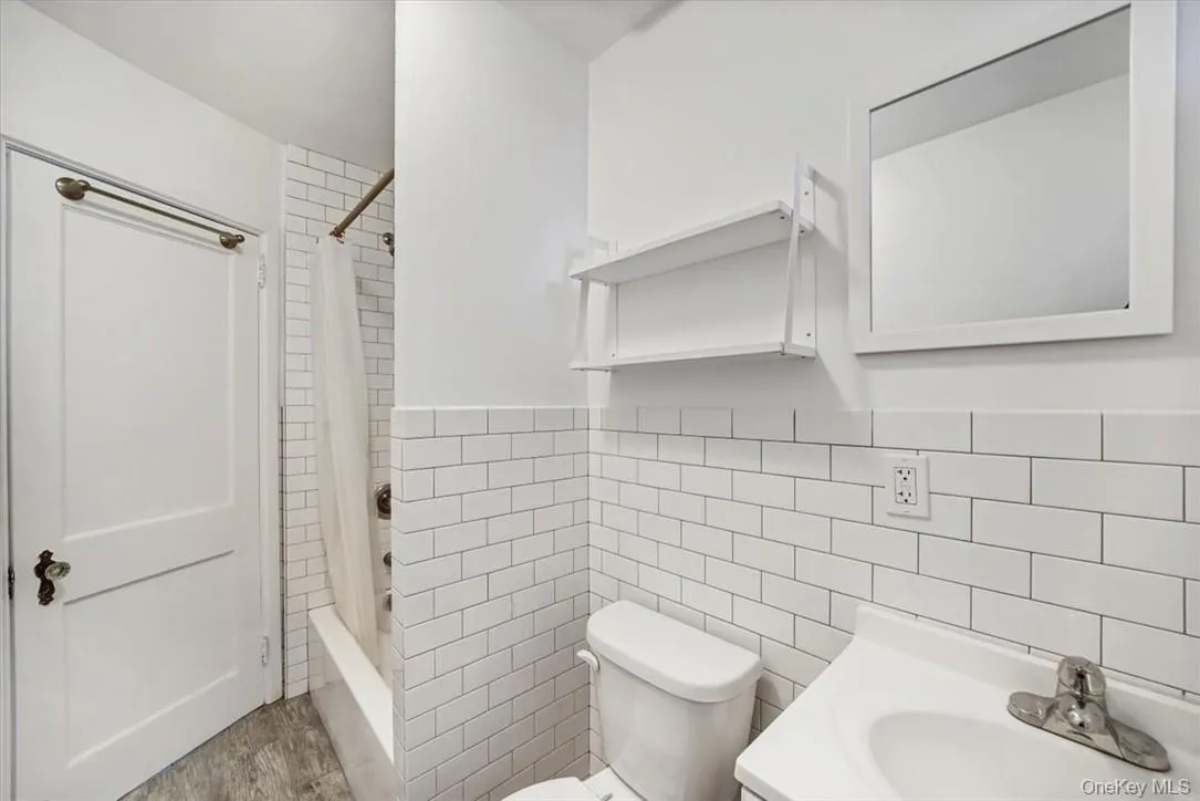 15 Kaldenberg Place, Greenburgh, NY, 2 Bedrooms Bedrooms, 4 Rooms Rooms,1 BathroomBathrooms,Residential Lease,For Rent,Kaldenberg,0,1049529 15 Kaldenberg Place, Greenburgh, NY, 2 Bedrooms Bedrooms, 4 Rooms Rooms,1 BathroomBathrooms,Residential Lease,For Rent,Kaldenberg,0,1049529