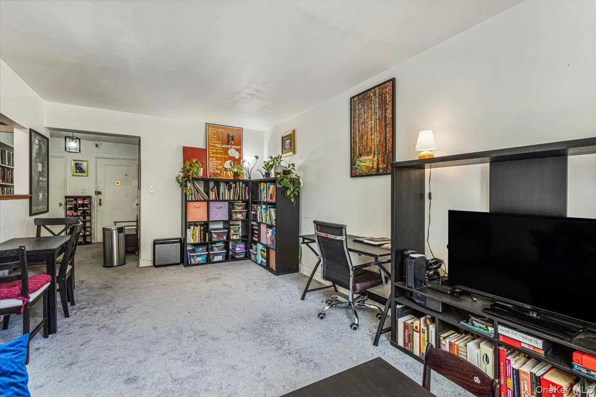 84-55 Daniels Street, New York, NY, 2 Bedrooms Bedrooms, 3 Rooms Rooms,1 BathroomBathrooms,Residential,For Rent,Daniels,0,1049532 84-55 Daniels Street, New York, NY, 2 Bedrooms Bedrooms, 3 Rooms Rooms,1 BathroomBathrooms,Residential,For Rent,Daniels,0,1049532