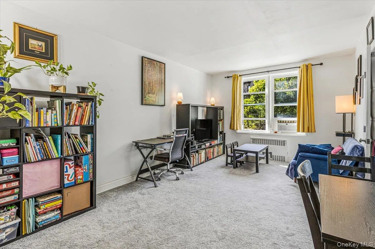 84-55 Daniels Street, New York, NY, 2 Bedrooms Bedrooms, 3 Rooms Rooms,1 BathroomBathrooms,Residential,For Rent,Daniels,0,1049532 84-55 Daniels Street, New York, NY, 2 Bedrooms Bedrooms, 3 Rooms Rooms,1 BathroomBathrooms,Residential,For Rent,Daniels,0,1049532