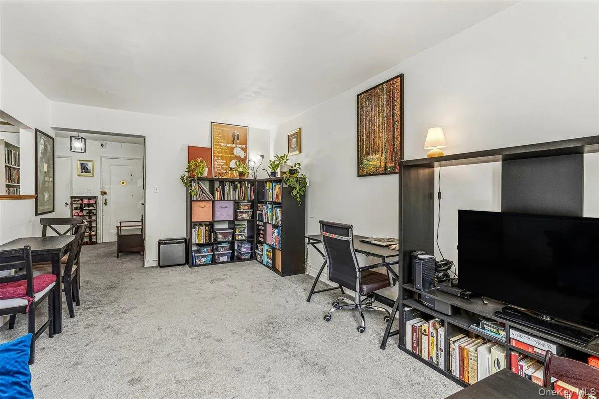 84-55 Daniels Street, New York, NY, 2 Bedrooms Bedrooms, 3 Rooms Rooms,1 BathroomBathrooms,Residential,For Rent,Daniels,0,1049532 84-55 Daniels Street, New York, NY, 2 Bedrooms Bedrooms, 3 Rooms Rooms,1 BathroomBathrooms,Residential,For Rent,Daniels,0,1049532