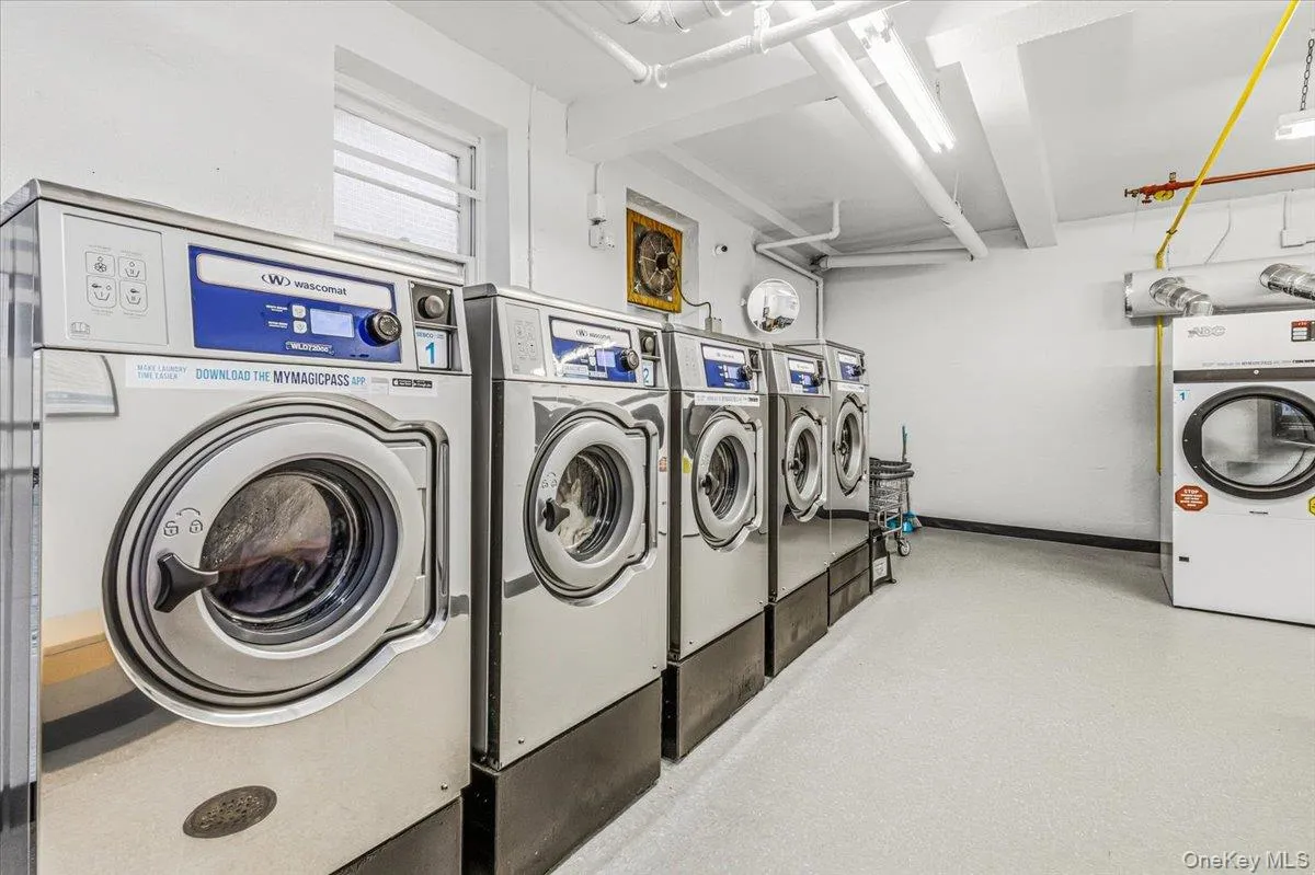 84-55 Daniels Street, New York, NY, 2 Bedrooms Bedrooms, 3 Rooms Rooms,1 BathroomBathrooms,Residential,For Rent,Daniels,0,1049532 84-55 Daniels Street, New York, NY, 2 Bedrooms Bedrooms, 3 Rooms Rooms,1 BathroomBathrooms,Residential,For Rent,Daniels,0,1049532